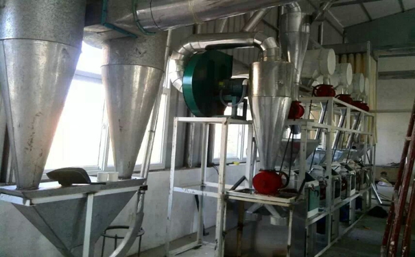 <a href=http://m.pndfans.com/product/6/ target=_blank class=infotextkey>玉米深加工機(jī)械</a>