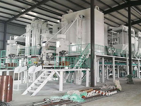 成套<a href=http://http://m.pndfans.com/product/6/ target=_blank class=infotextkey>玉米加工機(jī)械</a>
